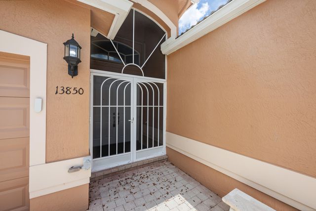 13850 Vía Vittoria, Delray Beach, FL 33446