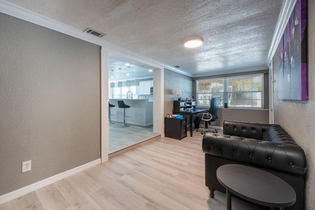 2803 E PINE STREET, Orlando, FL 32803