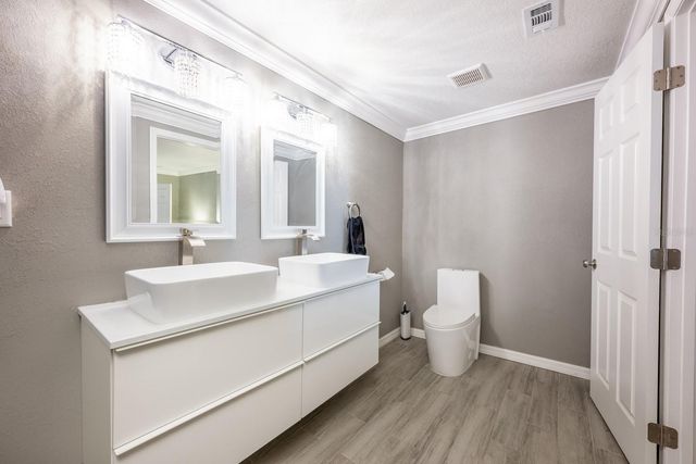 2803 E PINE STREET, Orlando, FL 32803