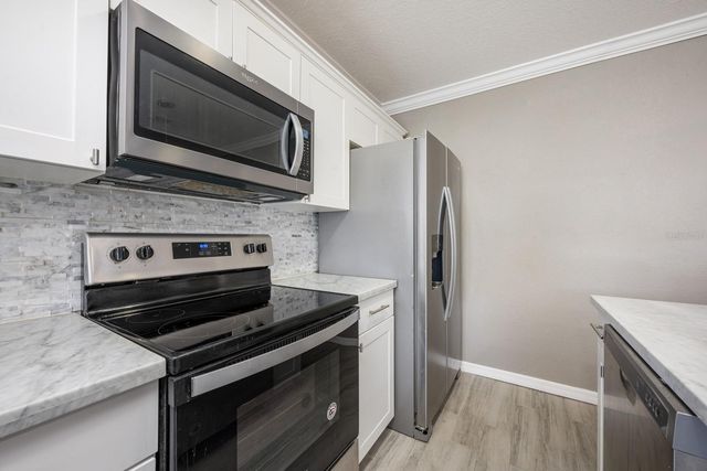 2803 E PINE STREET, Orlando, FL 32803