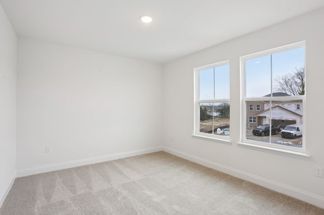 1084 Large Poppy Drive, La Vergne, TN 37086