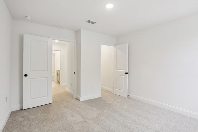 1084 Large Poppy Drive, La Vergne, TN 37086