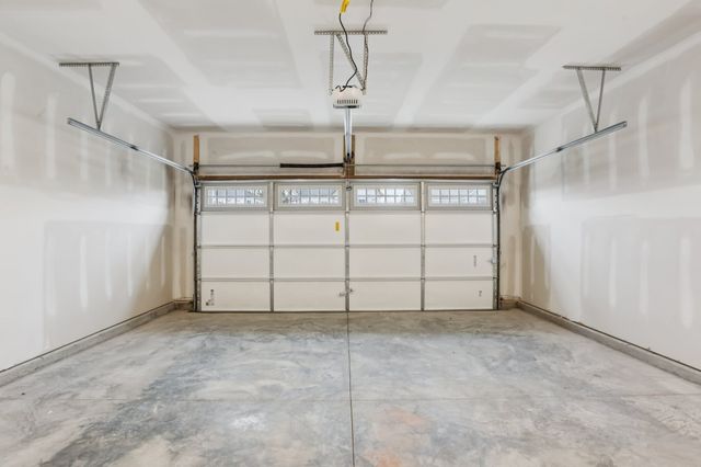 1084 Large Poppy Drive, La Vergne, TN 37086