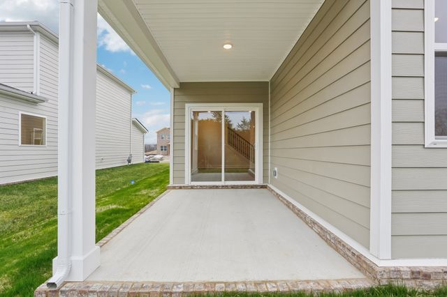 1084 Large Poppy Drive, La Vergne, TN 37086