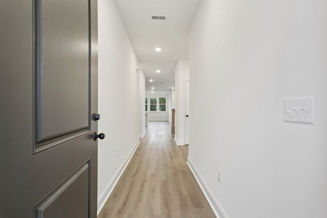 1084 Large Poppy Drive, La Vergne, TN 37086