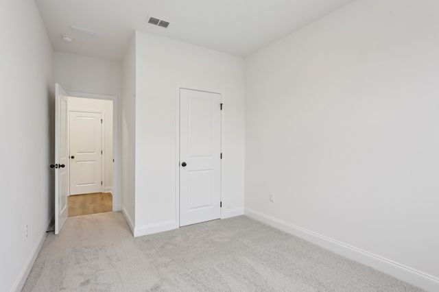 1084 Large Poppy Drive, La Vergne, TN 37086