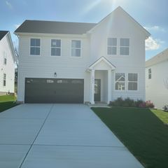 1084 Large Poppy Drive, La Vergne, TN 37086