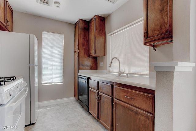 4860 Nara Vista Way 104, Las Vegas, NV 89103