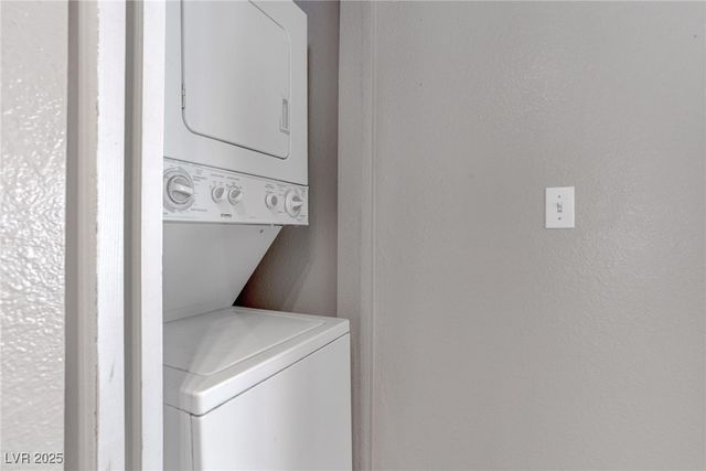 4860 Nara Vista Way 104, Las Vegas, NV 89103