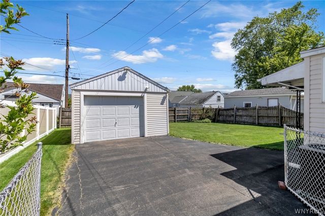 42 Daniel Avenue, Cheektowaga, NY 14225