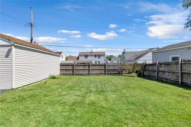 42 Daniel Avenue, Cheektowaga, NY 14225