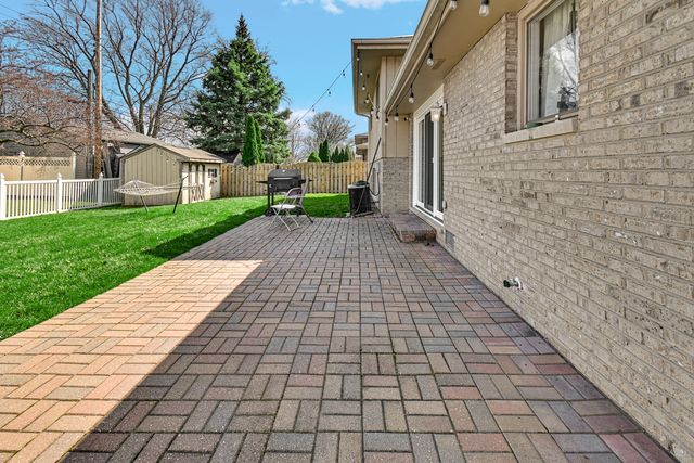 18409 Willow Lane, Lansing, IL 60438