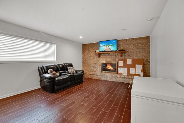 18409 Willow Lane, Lansing, IL 60438