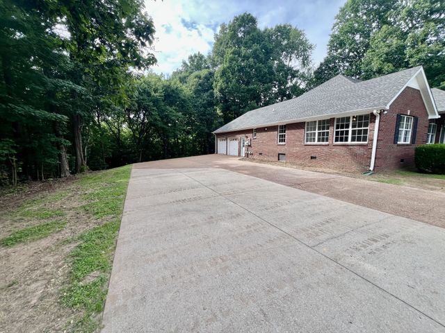 499 Scenic Hills Rd, Pulaski, TN 38478