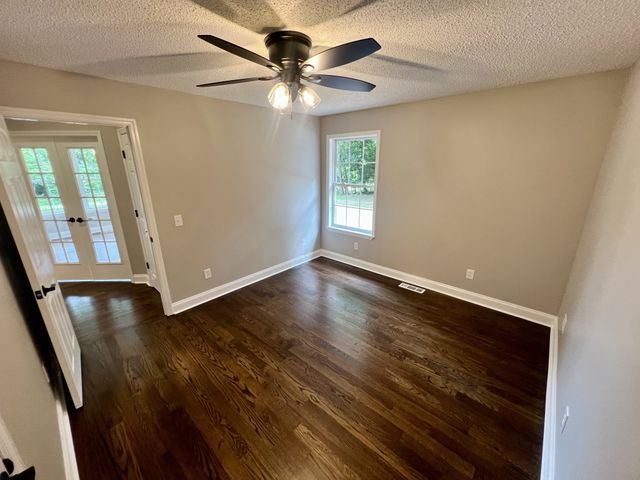 499 Scenic Hills Rd, Pulaski, TN 38478