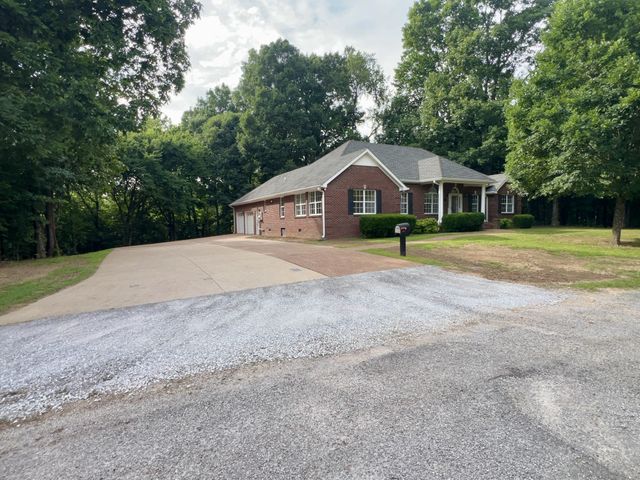 499 Scenic Hills Rd, Pulaski, TN 38478