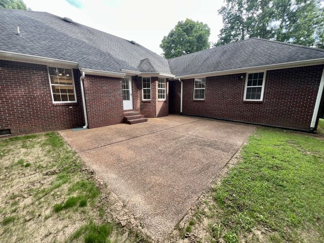 499 Scenic Hills Rd, Pulaski, TN 38478