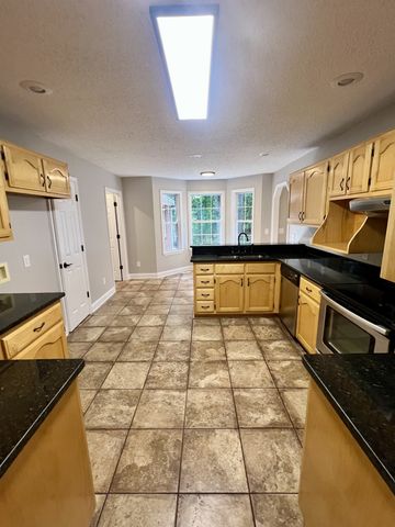 499 Scenic Hills Rd, Pulaski, TN 38478