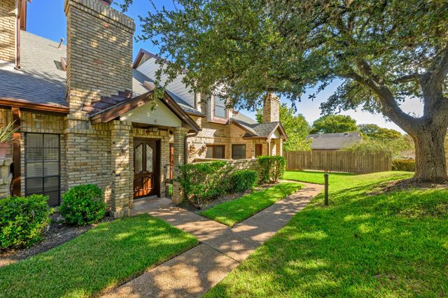 10819 Crown Colony DR 4, Austin, TX 78747