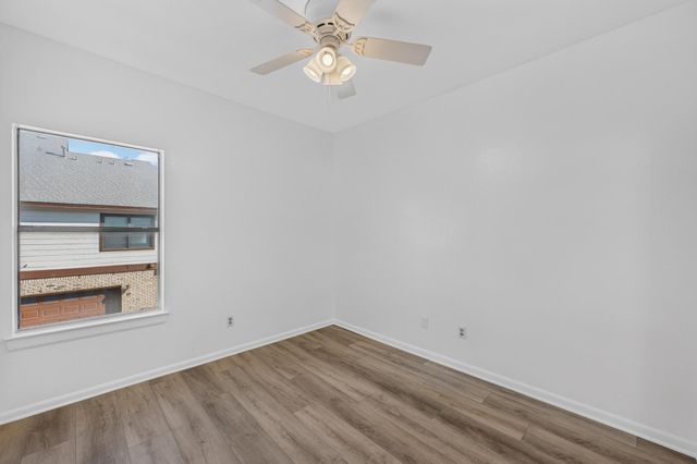 10819 Crown Colony DR 4, Austin, TX 78747