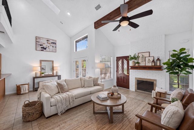 10819 Crown Colony DR 4, Austin, TX 78747