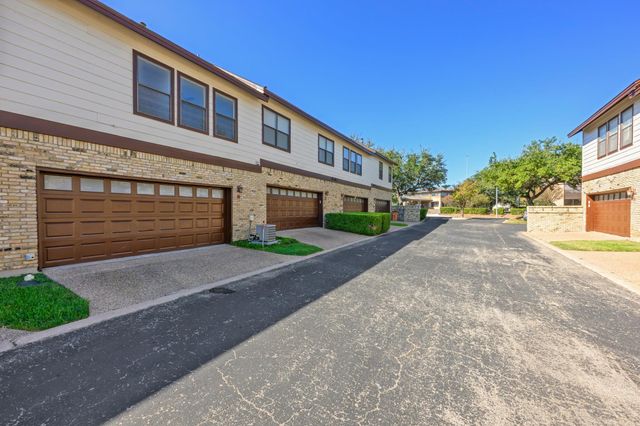 10819 Crown Colony DR 4, Austin, TX 78747