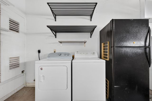 10819 Crown Colony DR 4, Austin, TX 78747