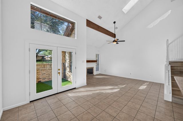 10819 Crown Colony DR 4, Austin, TX 78747