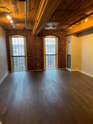 130 John St 355, Lowell, MA 01852