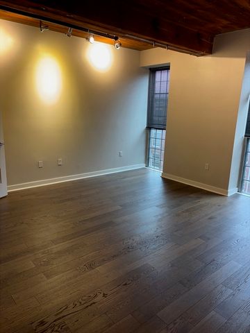 130 John St 355, Lowell, MA 01852