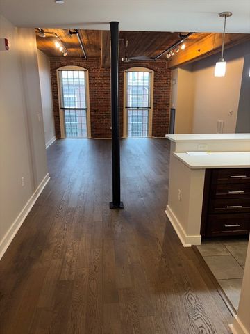 130 John St 355, Lowell, MA 01852