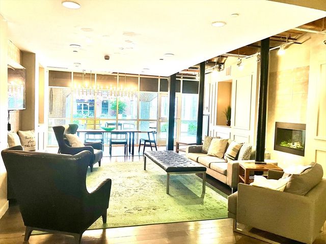 130 John St 355, Lowell, MA 01852