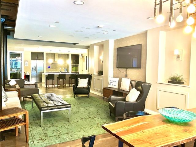 130 John St 355, Lowell, MA 01852