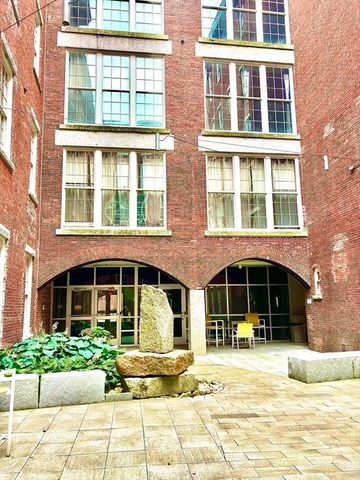 130 John St 355, Lowell, MA 01852