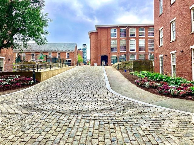 130 John St 355, Lowell, MA 01852