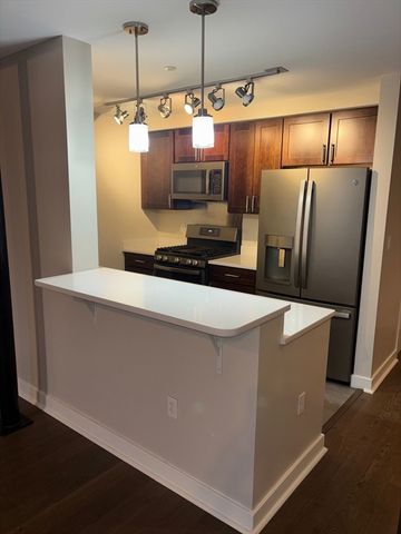 130 John St 355, Lowell, MA 01852