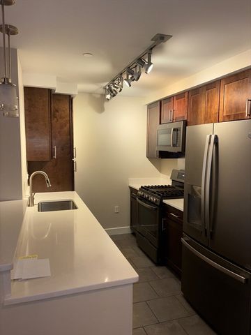 130 John St 355, Lowell, MA 01852