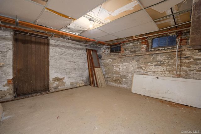 12 Hanscom Avenue, Poughkeepsie, NY 12601