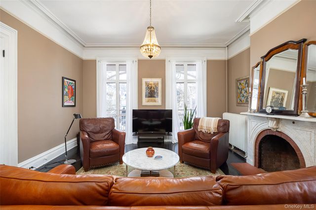 12 Hanscom Avenue, Poughkeepsie, NY 12601