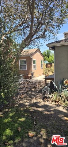 2690 Oregon Avenue, Long Beach, CA 90806