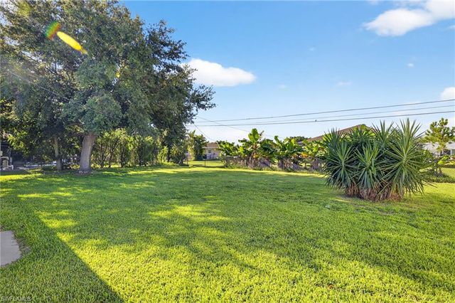 1216 SE 27th ST, Cape Coral, FL 33904