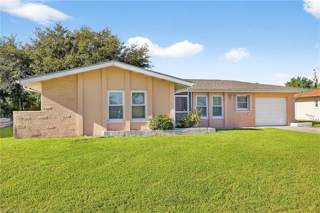 1216 SE 27th ST, Cape Coral, FL 33904
