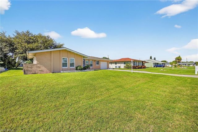 1216 SE 27th ST, Cape Coral, FL 33904