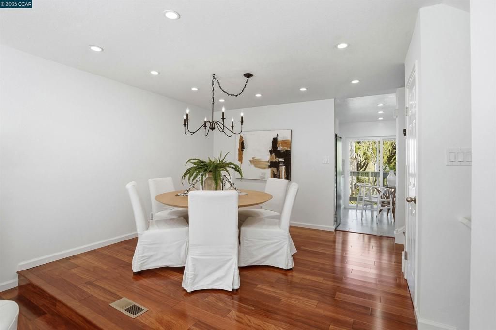 Image 10 of property listing at 460 Woodminster Drive, Moraga, CA 94556