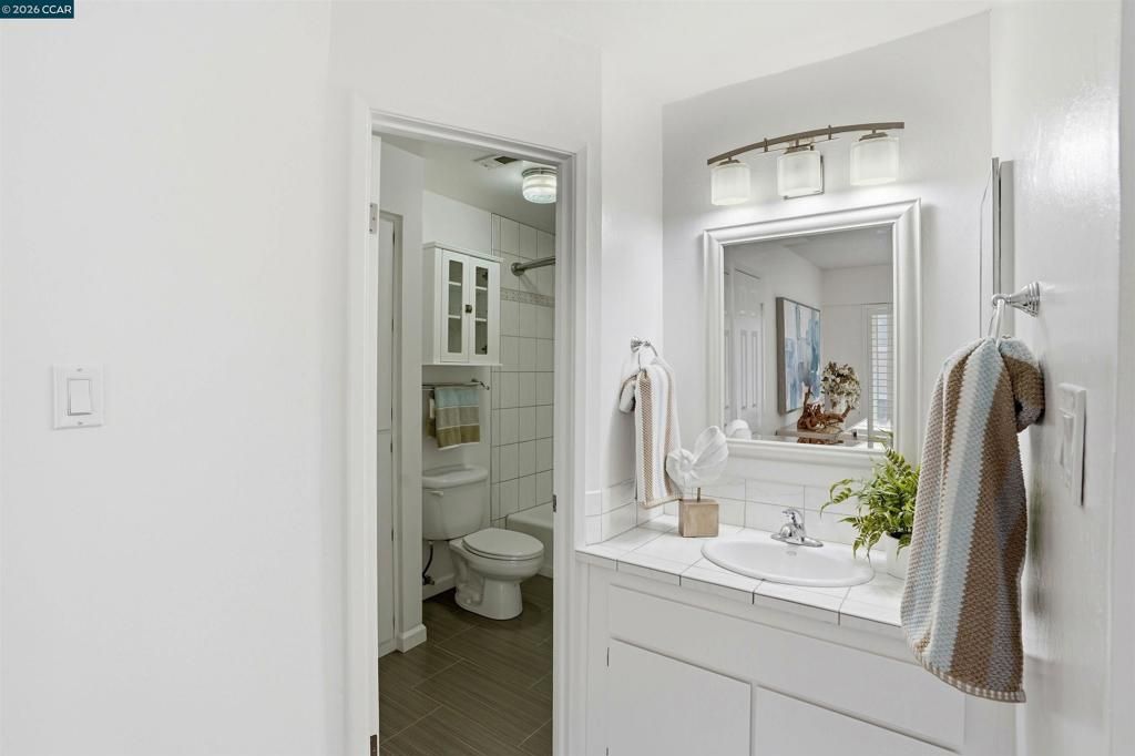 Image 17 of property listing at 460 Woodminster Drive, Moraga, CA 94556