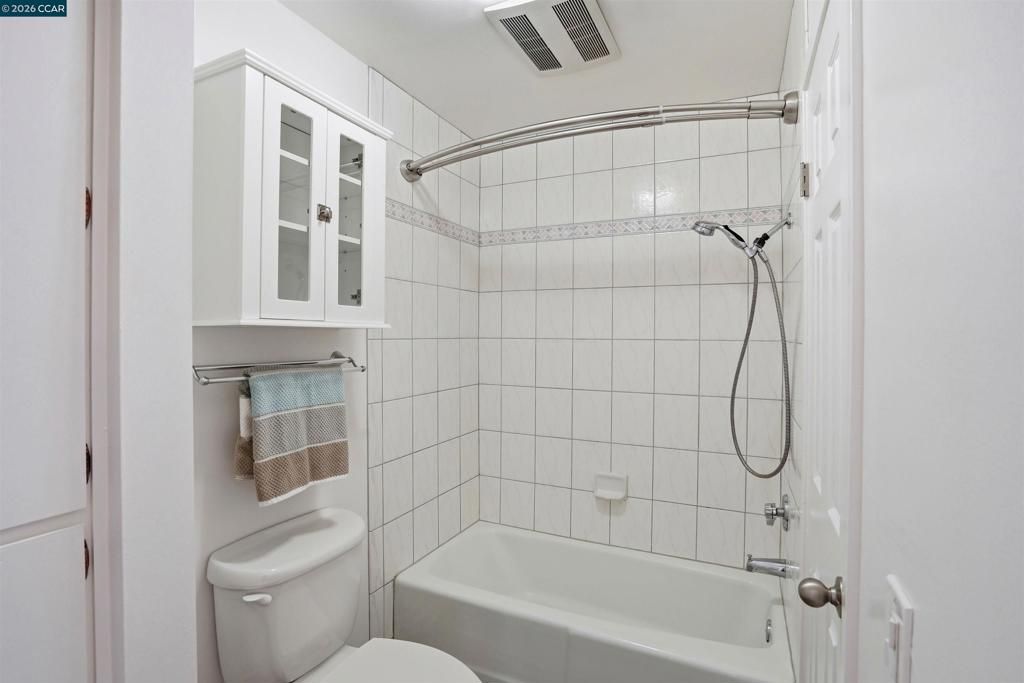 Image 18 of property listing at 460 Woodminster Drive, Moraga, CA 94556