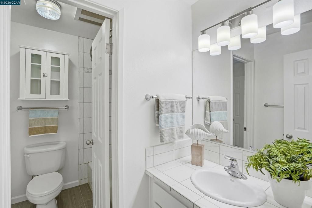 Image 19 of property listing at 460 Woodminster Drive, Moraga, CA 94556