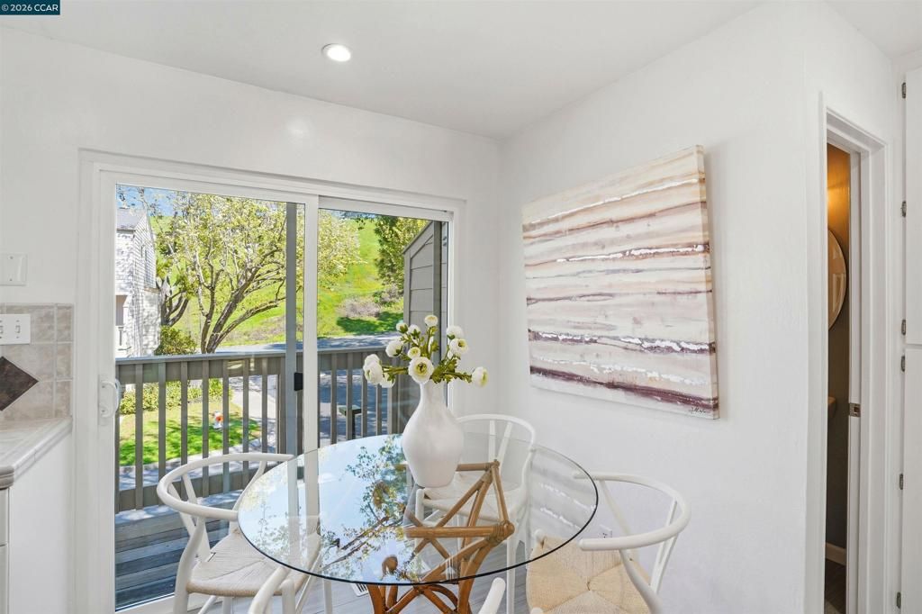 Image 8 of property listing at 460 Woodminster Drive, Moraga, CA 94556