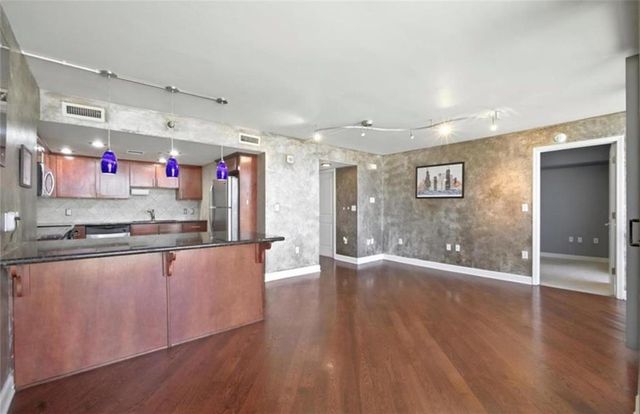 600 E Admiral Boulevard 1703, Kansas City, MO 64106