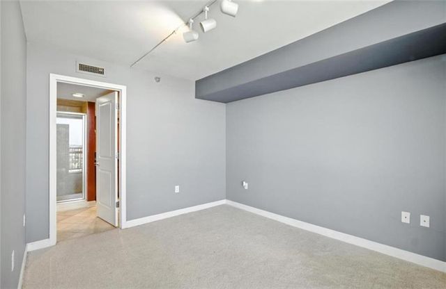 600 E Admiral Boulevard 1703, Kansas City, MO 64106